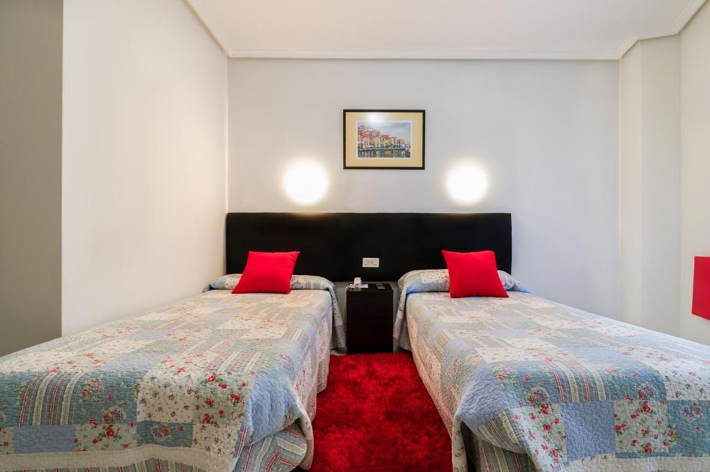 Pension La Mar Castro Urdiales Kamer foto