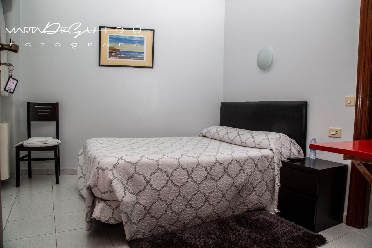 Pension La Mar Castro Urdiales Buitenkant foto